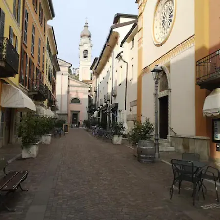 Poeti&misultin. Poesia E Sul Apartament