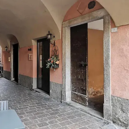 Poeti&misultin. Poesia E Sul Apartament *